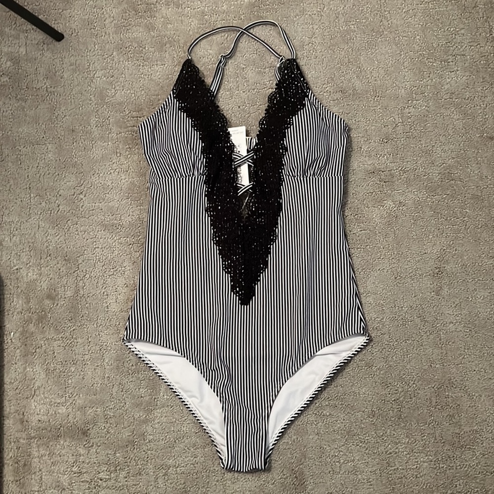 NEW CUPSHE One Piece Swimsuit - Black/White Lace Trim - Size M